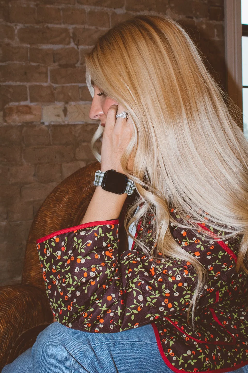 Aspen Green Scrunchie Apple Watchband - Image 4