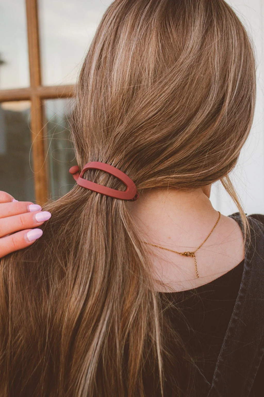 Cutout Ponytail Cuff - Image 9