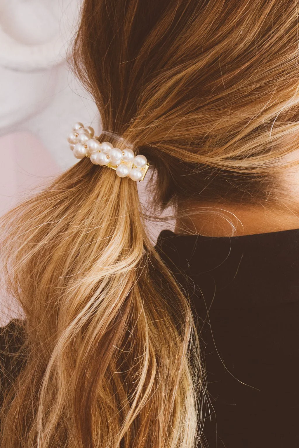 Dorothy Pearl Ponytail Clip - Image 4