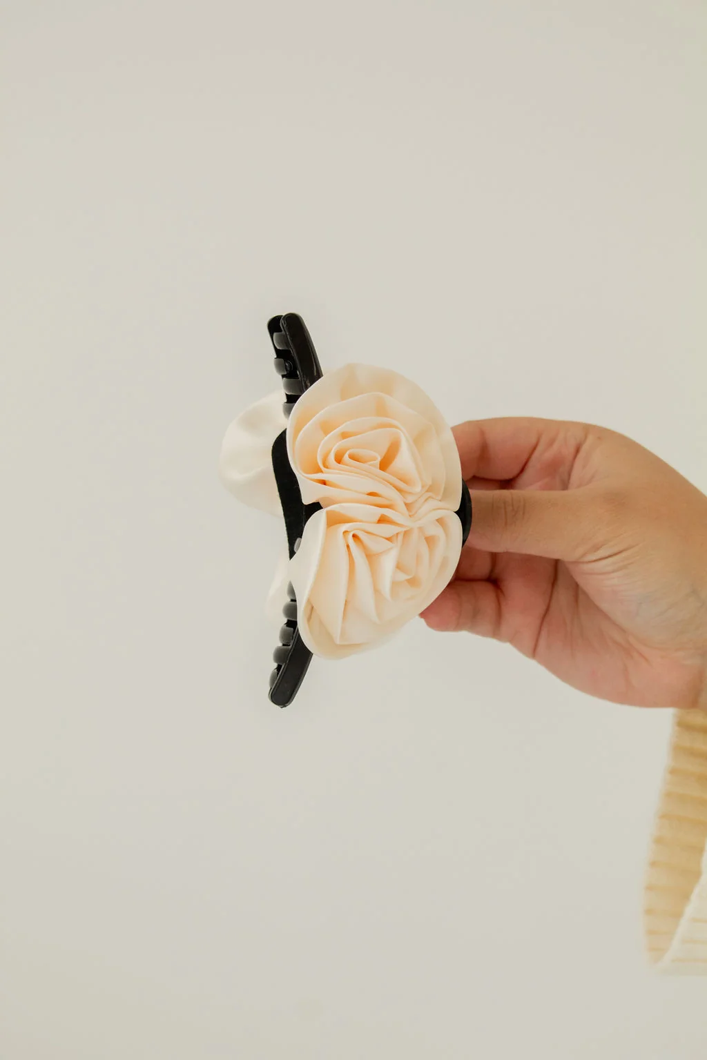 Duo of Roses Claw Clip - Image 2