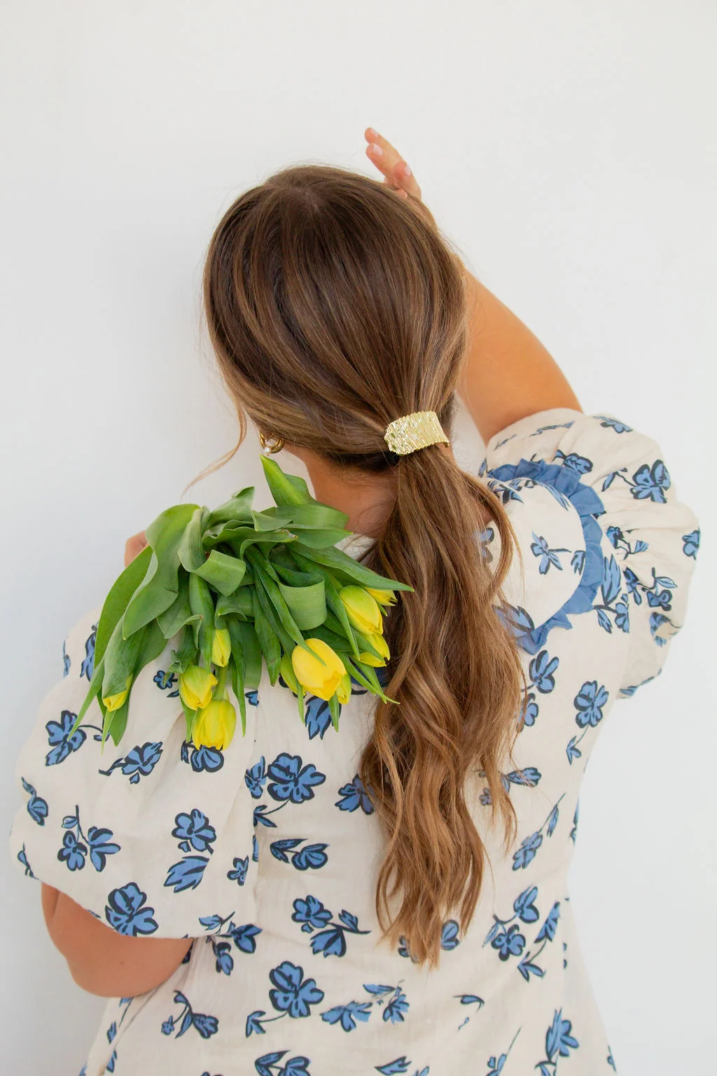 Gold Ruffled Bar Ponytail Cuff - Image 3