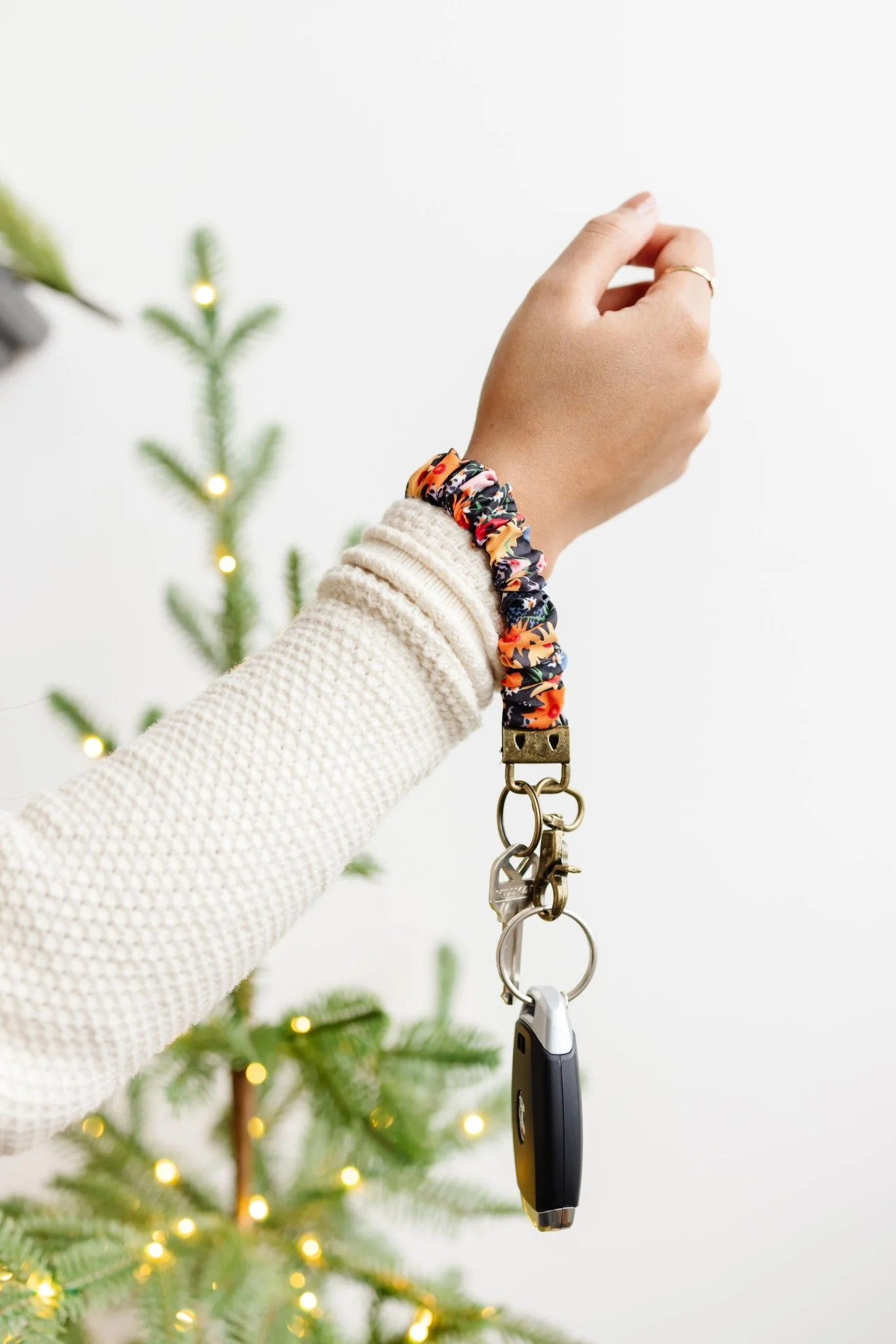 Groovy Floral Keychain - Image 3