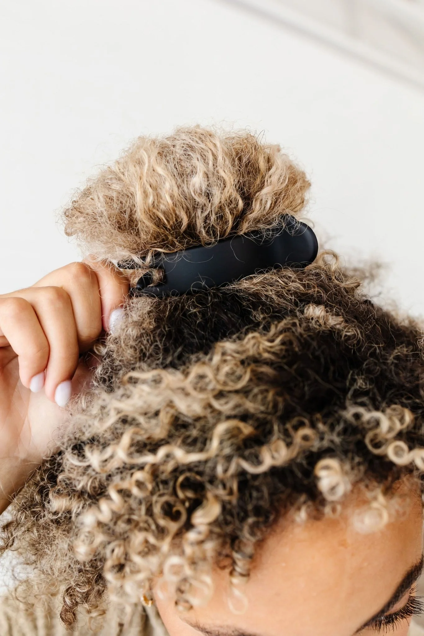 Jumbo Black Ponytail Claw Clip - Image 3