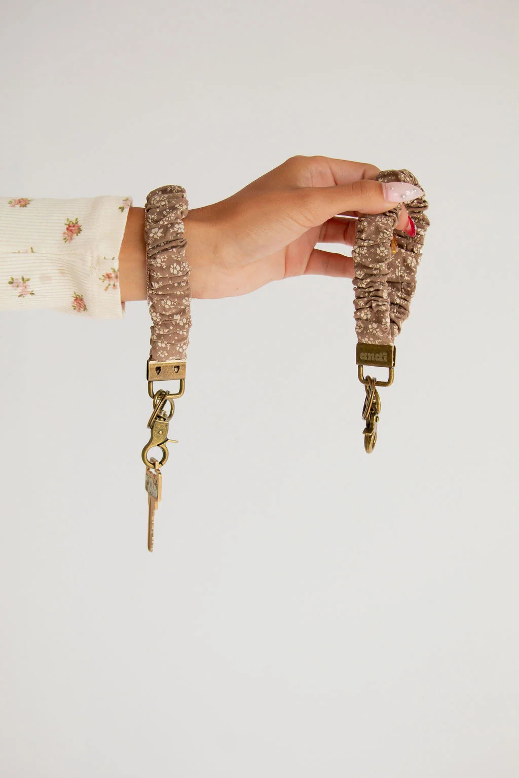 Neutral Floral Keychain - Image 4