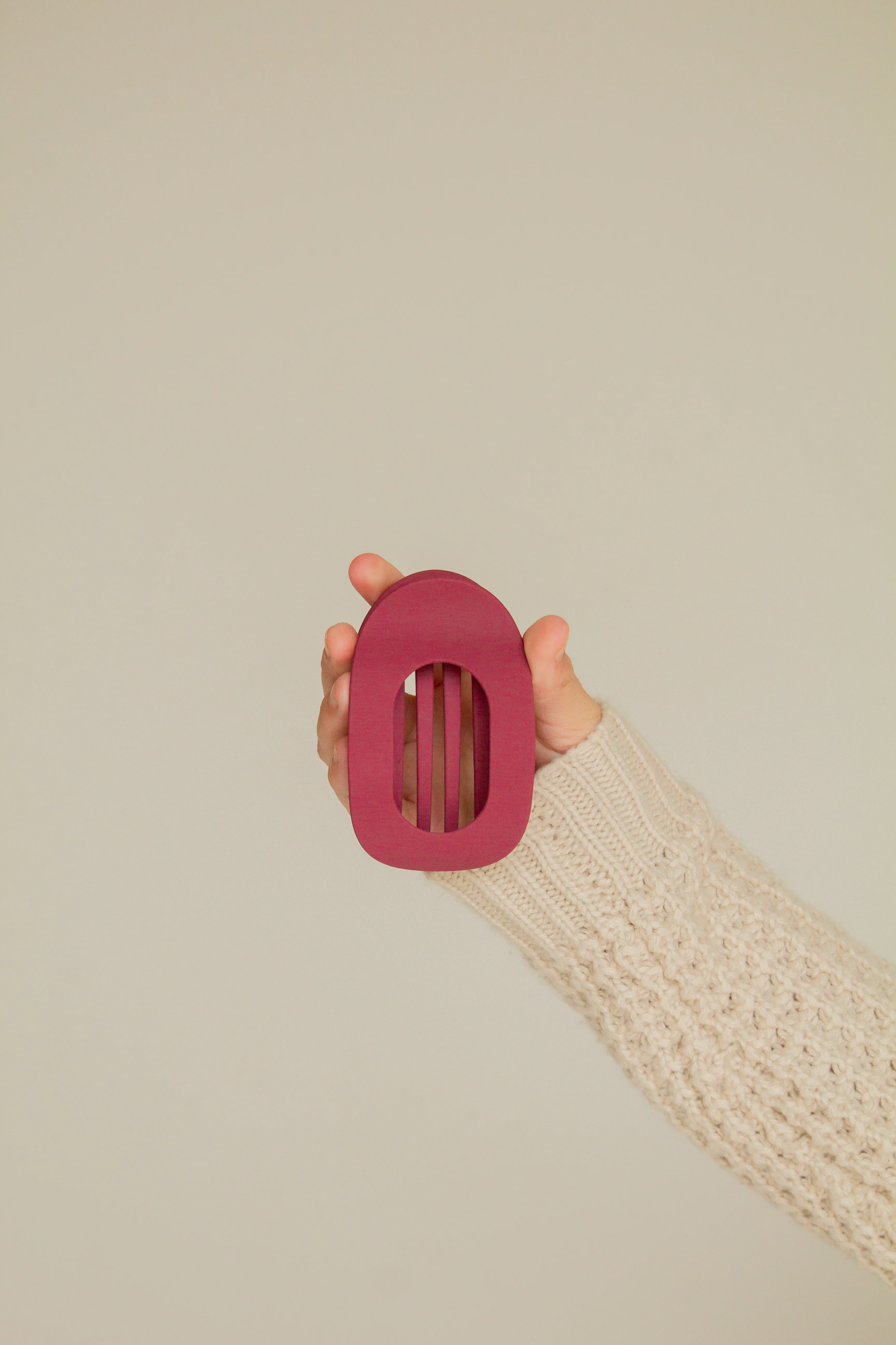 Circle Cutout Flat Claw Clip - Image 3
