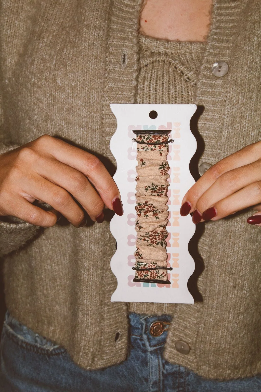 Rustic Bloom Scrunchie Apple Watchband - Image 2