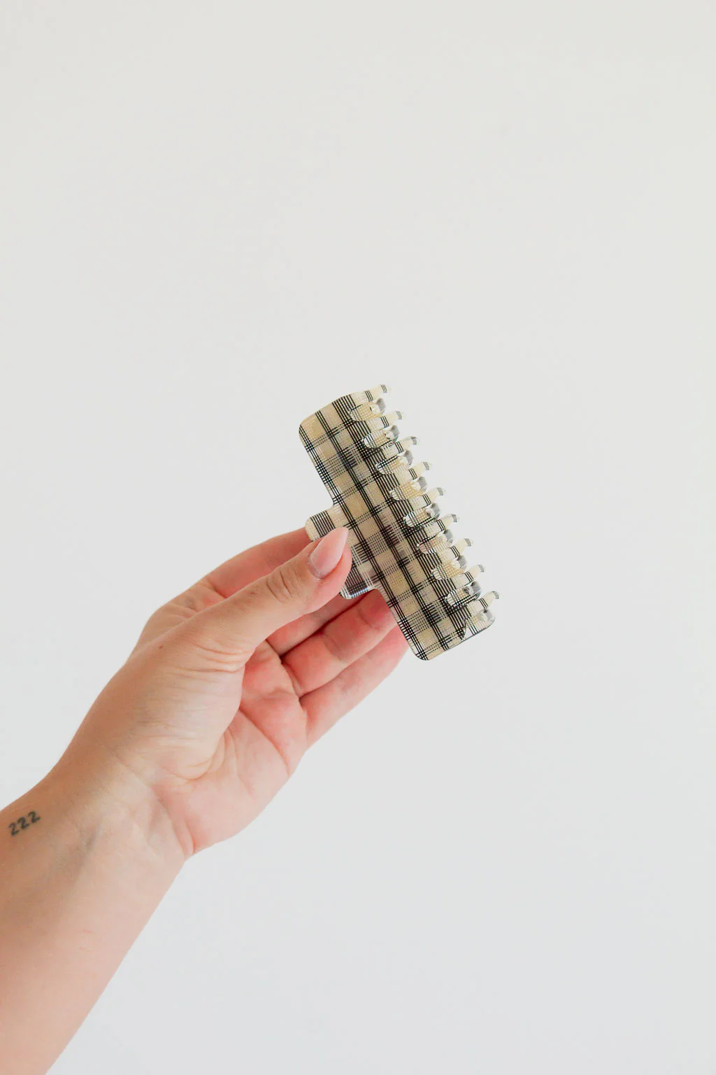 The Gingham Edit Claw Clip - Image 2