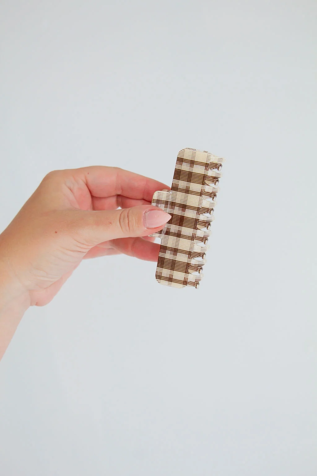 The Gingham Edit Claw Clip - Image 7