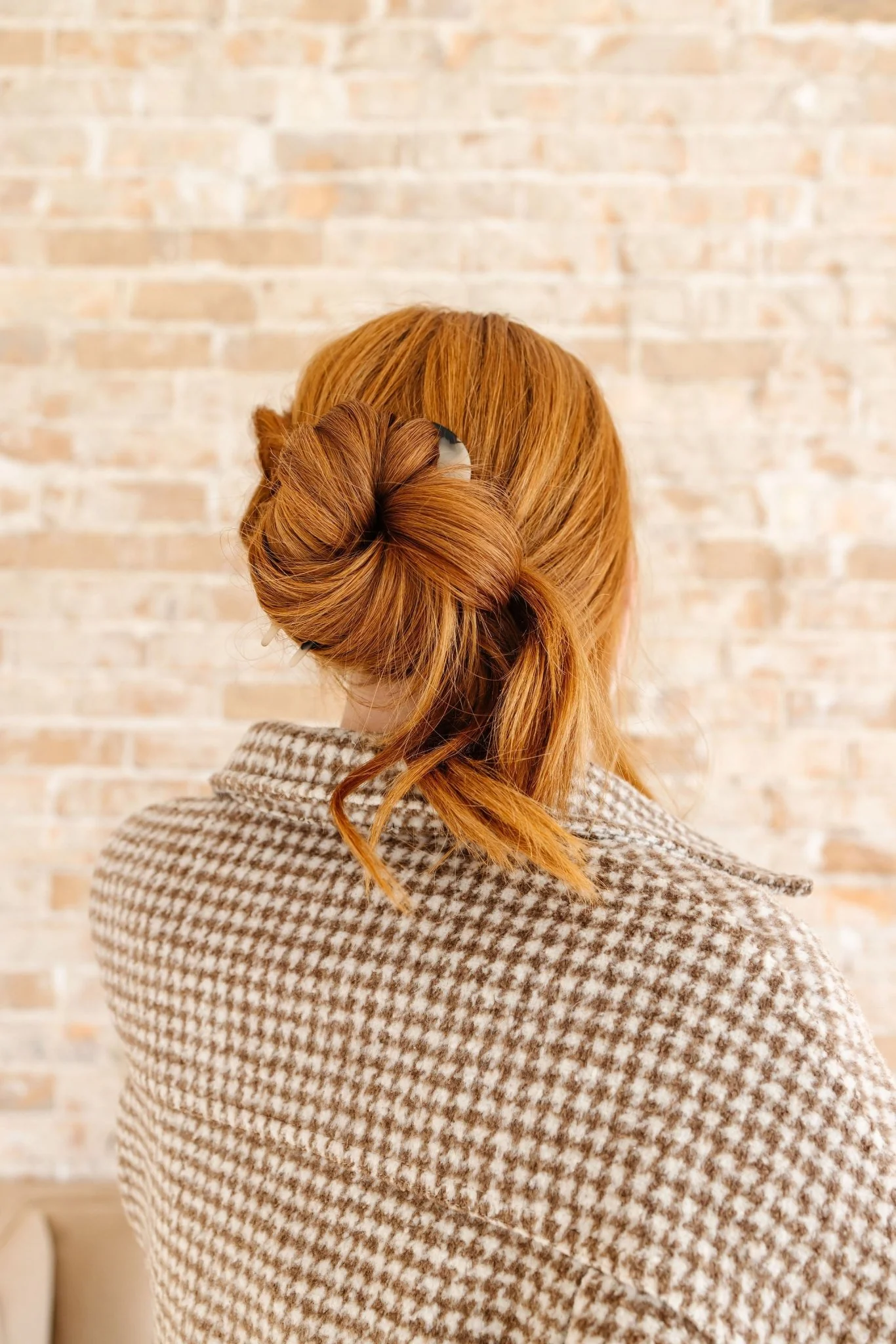 U-Shaped Hair Fork in Tortoise - Image 3