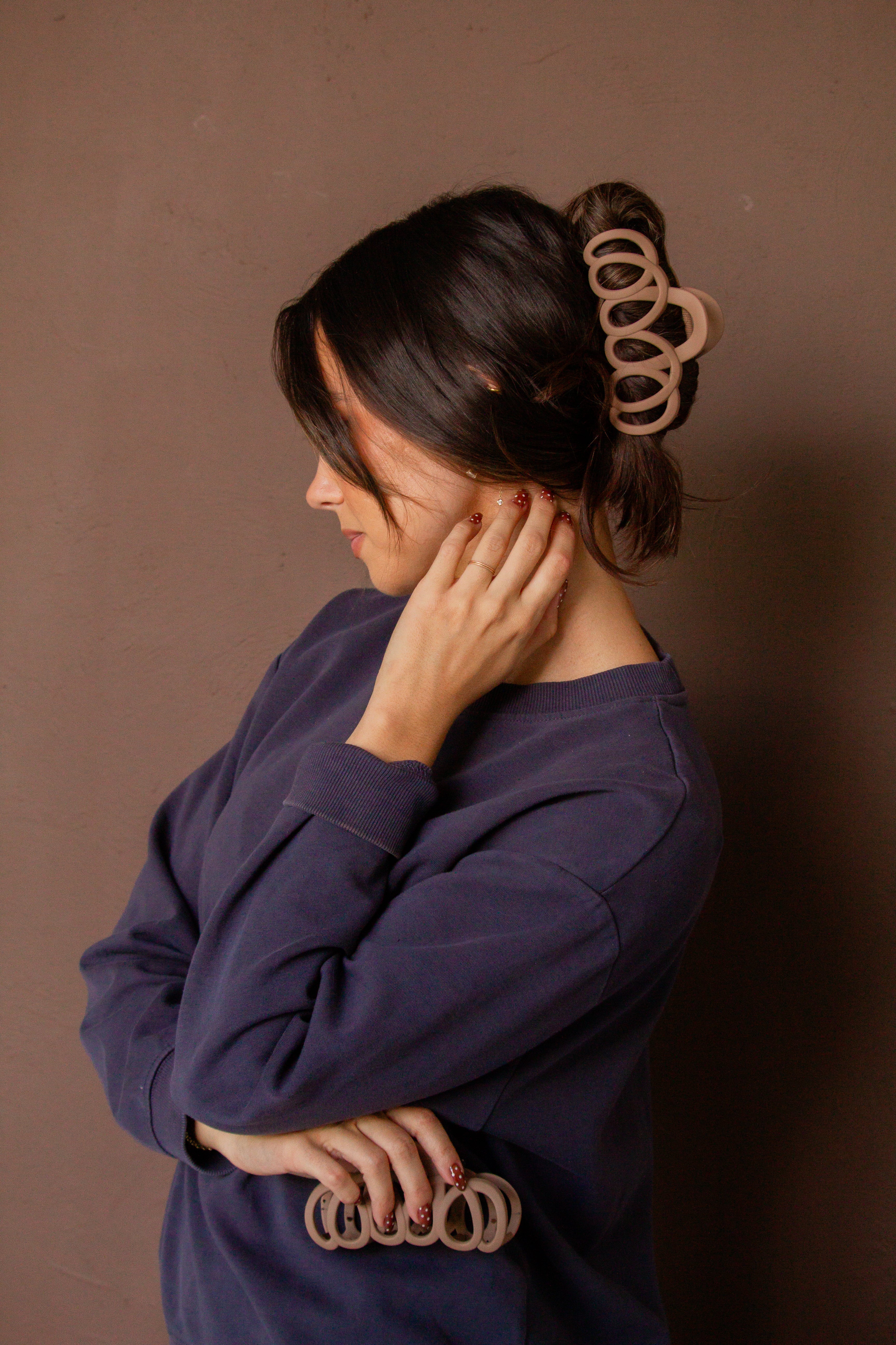 Matte Looped Claw Clip - Image 6